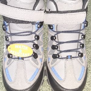 Stone canyon kids boots size 6m new